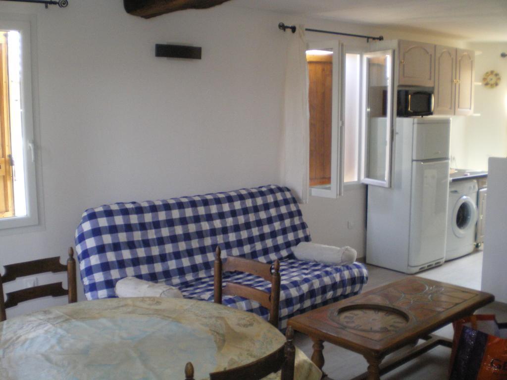 Les Cigales D'Estoublon Apartment Стая снимка